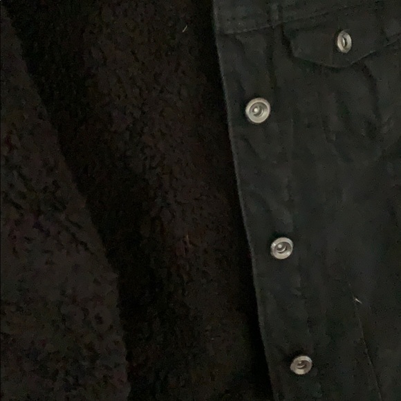 Cropped black denim jacket lines with Sherpa - Picture 3 of 3